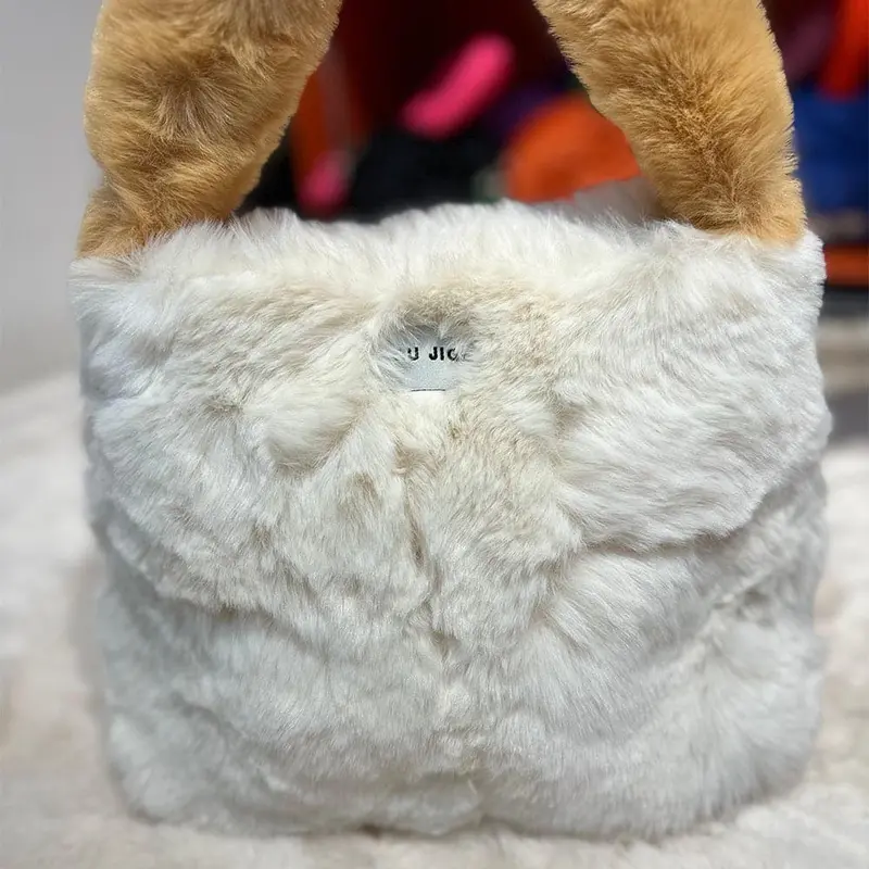 Ag Collective Faux Fur Shoulder Crossbody Bag Chain Strap Fluffy Women's Handbag 1