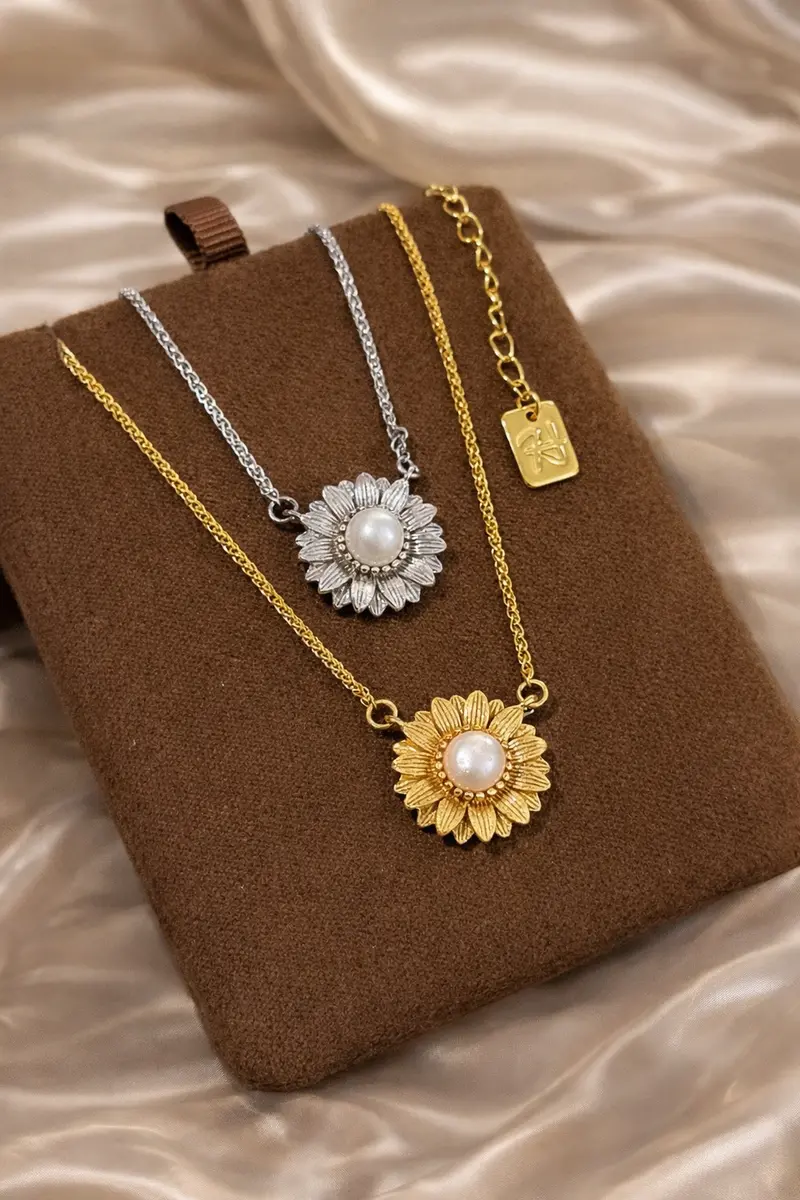Ag Collective Jewelry – Aurora Bloom Pearl Necklace 1