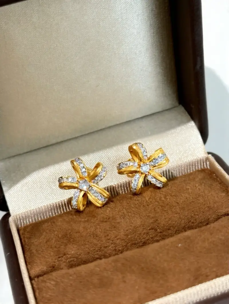 Ag Collective Jewelry – Radiant Bow Blossom Stud Earrings 2