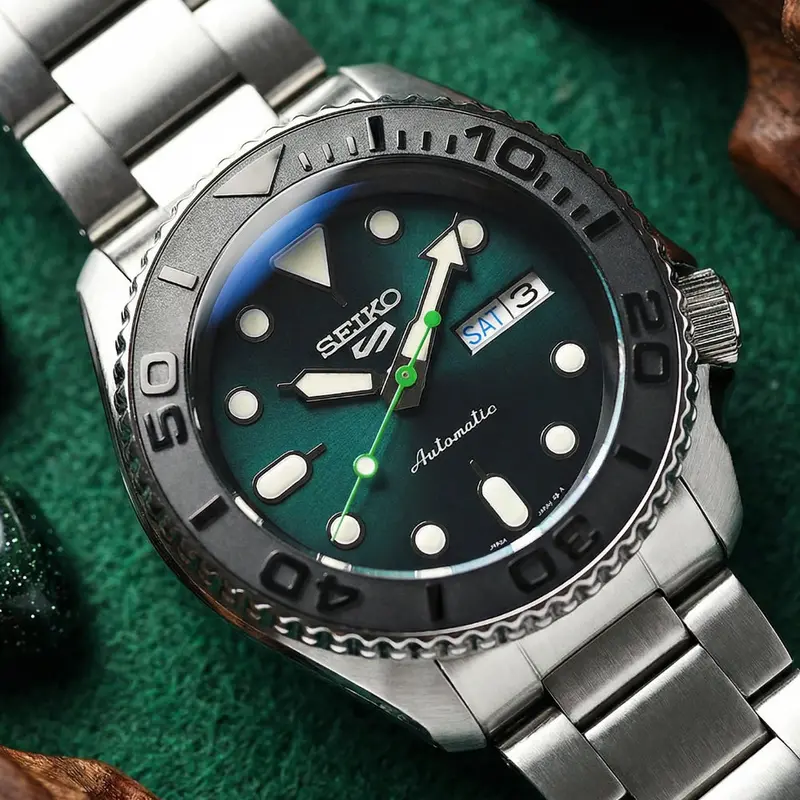 Emerald - Special Custom Watch 1