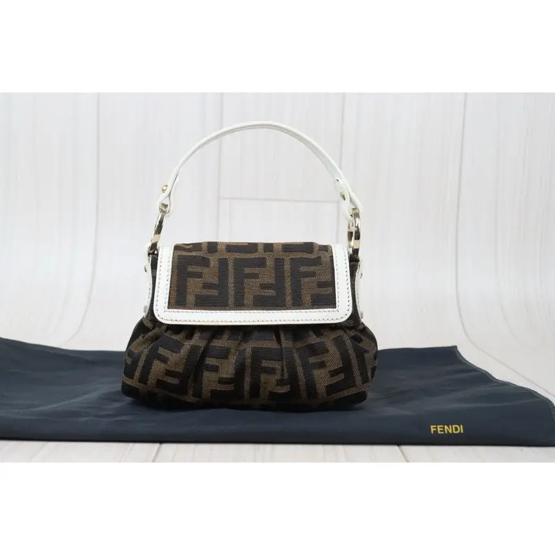 Fendi 24080502 (Very Good Condition) 2