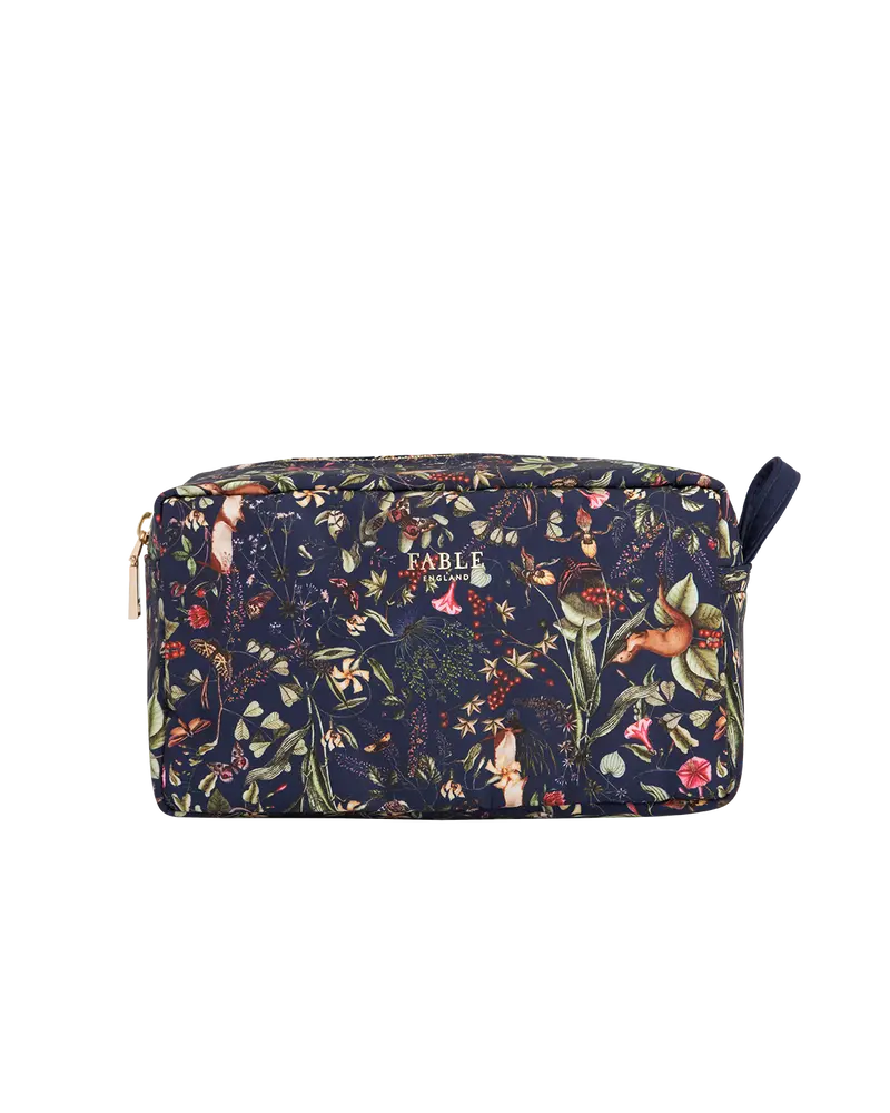 Wolf Garden Travel Pouch 1